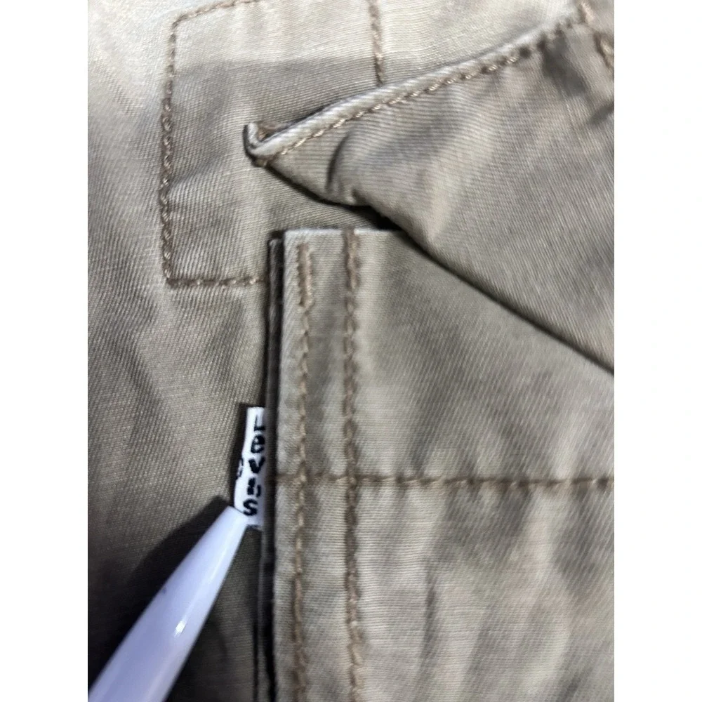 Levi's Men's Beige Cotton Canvas Cargo Shorts Zip Closure Cargo Pockets s 30